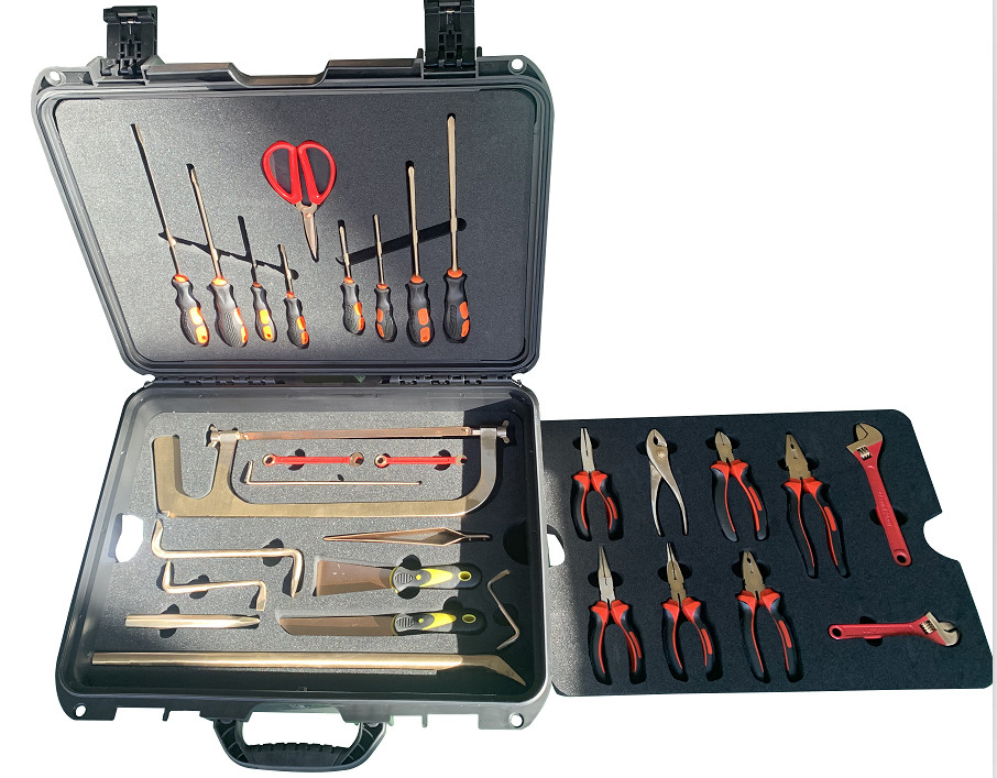 Portable 36 Piece Non Magnetic EOD Tool Kits For Bomb Disposal High Performance