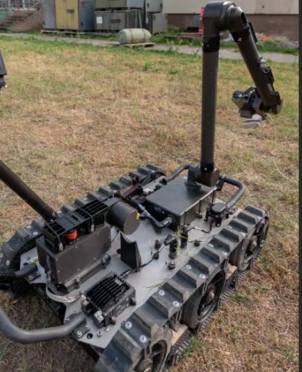 Explosive Ordnance Disposal Eod Robot Military Includes Mobile Body And Control System