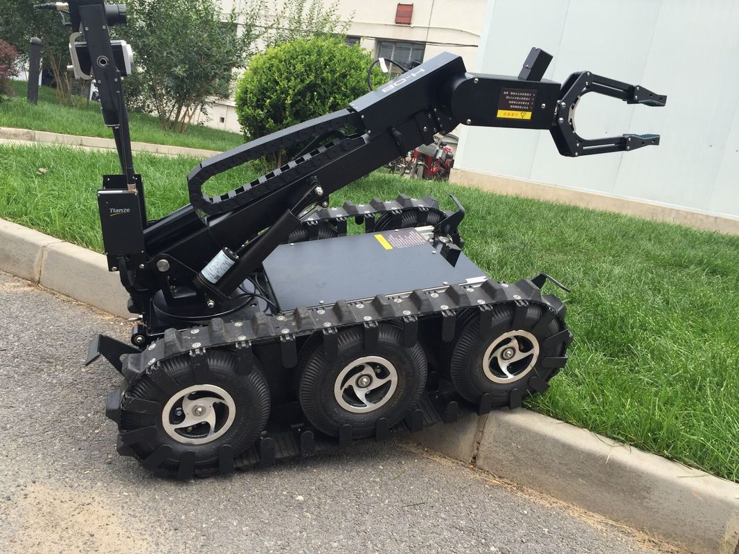 Multifunction EOD Explosive Ordnance Disposal Robot With Cutting Edge Technology